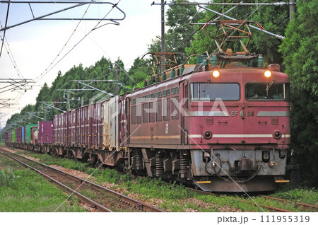信越本線　見附ー帯織　JR貨物　EF81-26（富山） 111955319