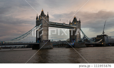 Panorama view of famous Tower bridge and skyline in the river thames at evening. 111955876