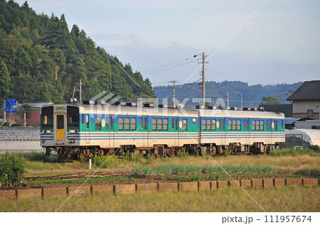 久留里線 小櫃ー下郡 JR東日本 キハ38-4+キハ37-1002(幕張) 久留里線 小櫃ー下郡 JR東日本 キハ38-4+キハ37-1002(幕張) 111957674