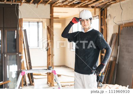 解体作業員 111960910