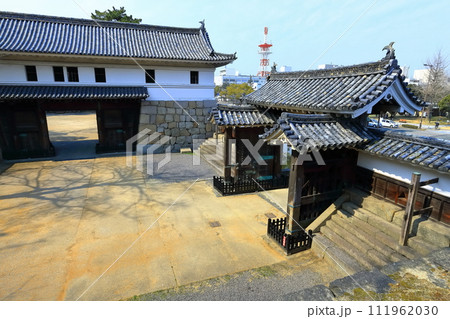 【香川県】現存天守と石垣の名城 丸亀城(大手一門、大手二門) 【香川県】現存天守と石垣の名城 丸亀城(大手一門、大手二門) 111962030