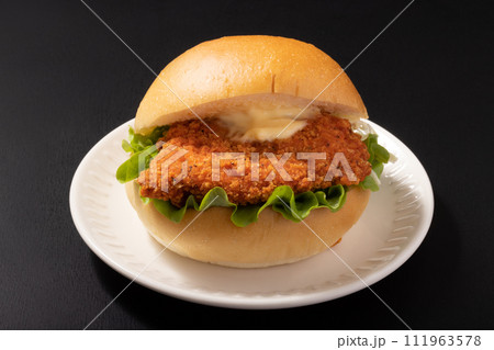 スパイシー チキンバーガー スパイシー チキンバーガー 111963578