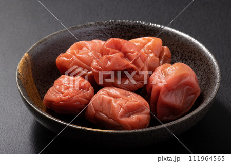 紀州南高梅 梅干し しそ漬け うす塩味 塩分7% 紀州南高梅 梅干し しそ漬け うす塩味 塩分7% 111964565