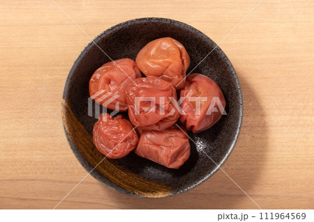 紀州南高梅 梅干し しそ漬け うす塩味 塩分7% 紀州南高梅 梅干し しそ漬け うす塩味 塩分7% 111964569