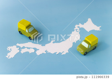 物流・日本地図とトラック 物流・日本地図とトラック 111966339