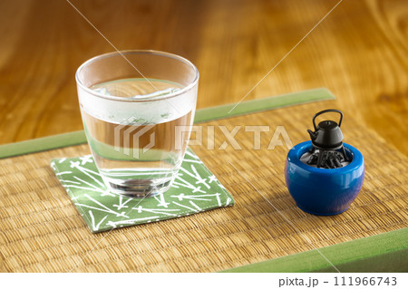 内臓を温める白湯の効用 111966743