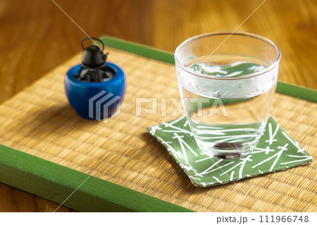 内臓を温める白湯の効用 内臓を温める白湯の効用 111966748