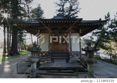 福島県玉川村 乙字ヶ滝瀧見不動堂 福島県玉川村 乙字ヶ滝瀧見不動堂 111969339