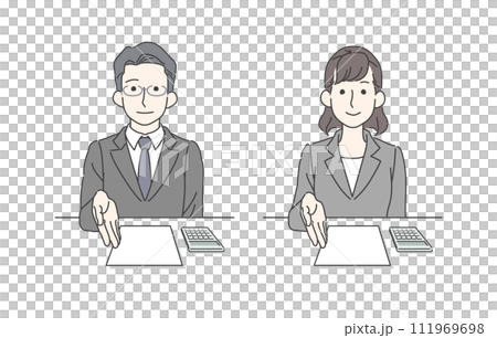 商人提出文件/估計-一組男性和女性 商人提出文件/估計-一組男性和女性 111969698