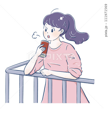 ベランダでひと息つく女の子　休憩 111971569