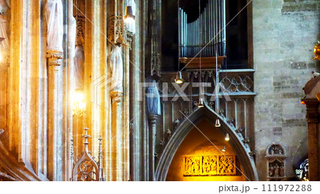 シュテファン大聖堂の祭壇 111972288