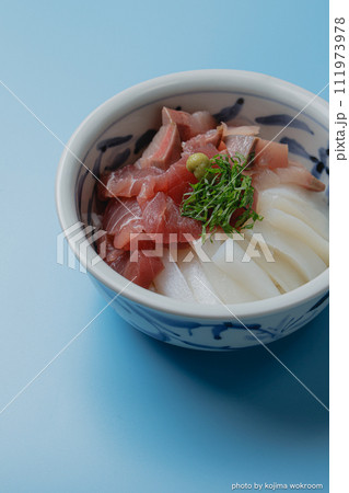 爽やかな海鮮丼 111973978