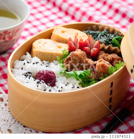 お弁当　曲げわっぱ 111974321