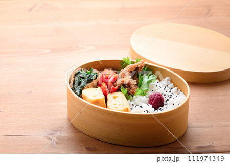 お弁当　曲げわっぱ 111974349