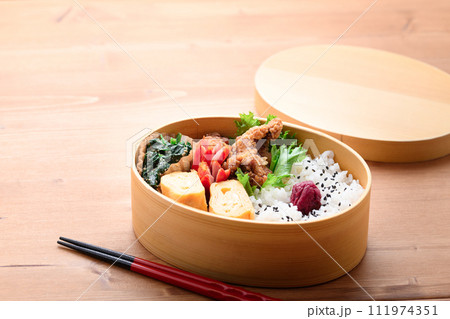 お弁当　曲げわっぱ 111974351