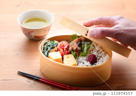 お弁当　曲げわっぱ 111974357