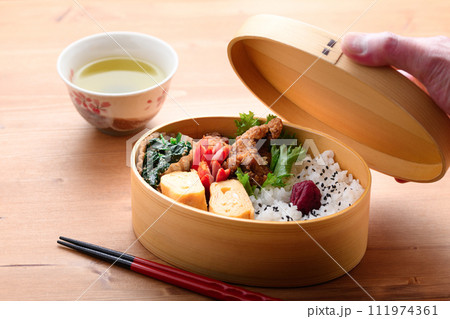 お弁当　曲げわっぱ 111974361