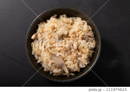 舞茸とツナの炊き込みご飯 舞茸とツナの炊き込みご飯 111974625