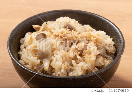 舞茸とツナの炊き込みご飯 舞茸とツナの炊き込みご飯 111974630