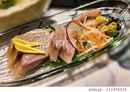 大イワナのお造り 大イワナのお造り 111976325