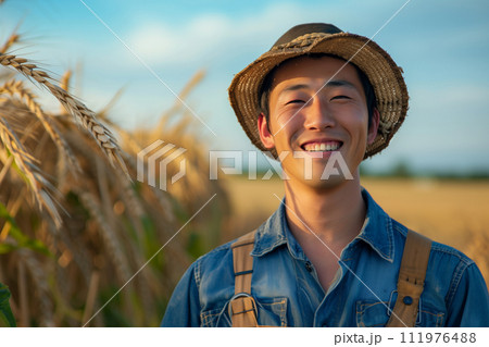農業をする男性 111976488