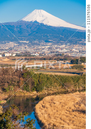 (静岡県)伊豆・日守山から、早朝の富士山 (静岡県)伊豆・日守山から、早朝の富士山 111976586