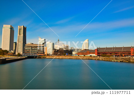 横浜 象の鼻防波堤から観る みなとみらいの風景 長秒撮影 横浜 象の鼻防波堤から観る みなとみらいの風景 長秒撮影 111977711