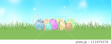 芝生に置かれたイースターエッグのイラスト 青空背景 芝生に置かれたイースターエッグのイラスト 青空背景 111979378