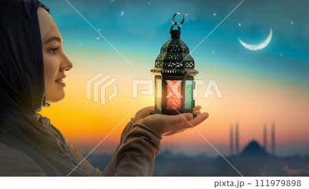 Ornamental Arabic lantern 111979898