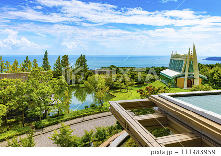 高級リゾート ホテルの庭 高級リゾート ホテルの庭 111983959