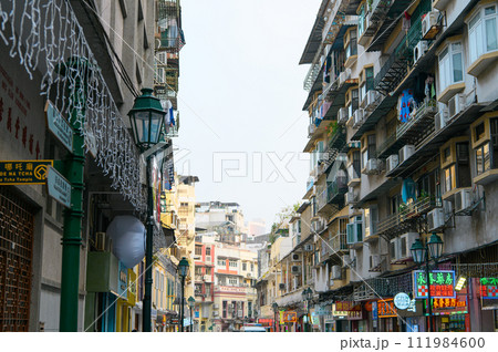 マカオ 澳門 街並み 111984600