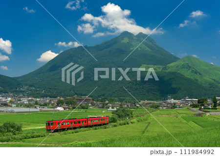 由布岳とキハ200 111984992