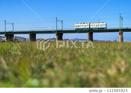 遠賀川を渡る筑豊電鉄3000形 遠賀川を渡る筑豊電鉄3000形 111985923