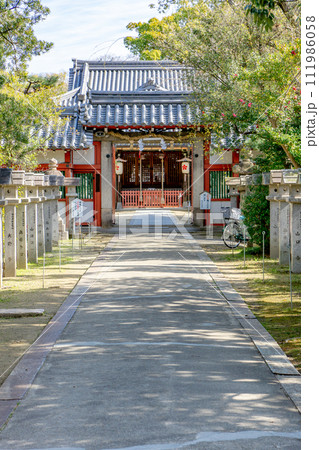 大阪府守口市佐太中町（菅原道真の領地）の佐太天神宮　石門（神門） 111986058
