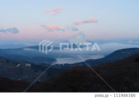富士山 朝焼けの絶景 富士山 朝焼けの絶景 111986380
