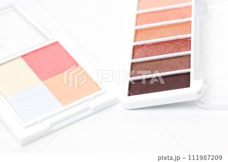 コスメ,化粧品,ファンデーション,メイク,顔,女性,メイクアップ,お洒落,化粧,、女性、おしゃれ コスメ,化粧品,ファンデーション,メイク,顔,女性,メイクアップ,お洒落,化粧,、女性、おしゃれ 111987209