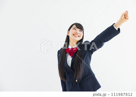 制服を着た女子高生　 111987812