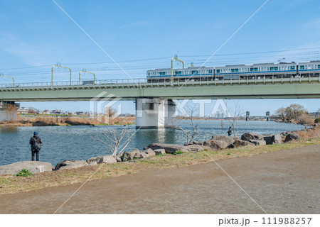 多摩川橋梁と小田急線 111988257