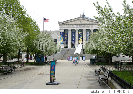 CHICAGO, UNITED STATES - 12 MAY 2018: Entrance to the Field Museum of Natural History at the Museum Campus in downtown Chicago 111990817
