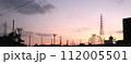 鉄骨造を照らす夕陽 112005501