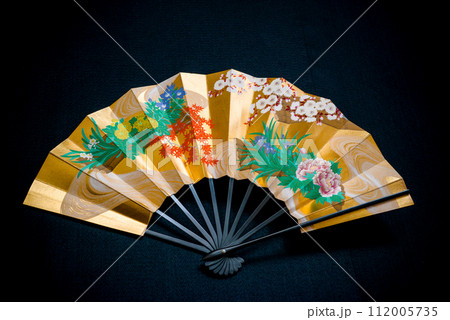 日本的伝統工芸品の舞扇、舞踊や装飾品としも非常に美しい。贈り物にも最適。 日本的伝統工芸品の舞扇、舞踊や装飾品としも非常に美しい。贈り物にも最適。 112005735