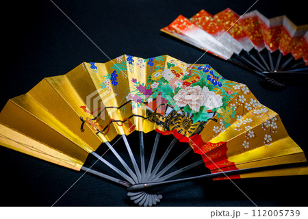 日本的伝統工芸品の舞扇、舞踊や装飾品としも非常に美しい。贈り物にも最適。 112005739