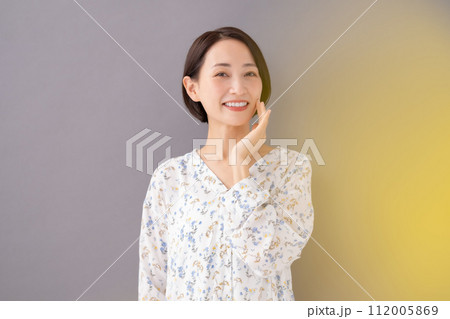 ビューティー　前ボケ　正面 112005869