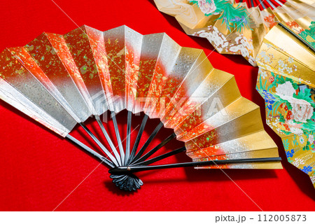日本的伝統工芸品の舞扇、舞踊や装飾品としも非常に美しい。贈り物にも最適。 日本的伝統工芸品の舞扇、舞踊や装飾品としも非常に美しい。贈り物にも最適。 112005873