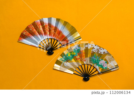 日本的伝統工芸品の舞扇、舞踊や装飾品としも非常に美しい。贈り物にも最適。 日本的伝統工芸品の舞扇、舞踊や装飾品としも非常に美しい。贈り物にも最適。 112006134
