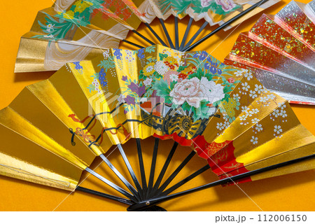 日本的伝統工芸品の舞扇、舞踊や装飾品としも非常に美しい。贈り物にも最適。 日本的伝統工芸品の舞扇、舞踊や装飾品としも非常に美しい。贈り物にも最適。 112006150
