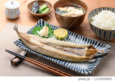 焼きたてのさんま開き（ 一夜干し 干物 ） 112009862