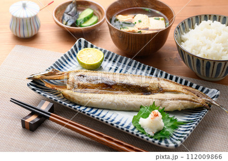 焼きたてのさんま開き( 一夜干し 干物 ) 焼きたてのさんま開き( 一夜干し 干物 ) 112009866