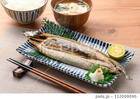 焼きたてのさんま開き（ 一夜干し 干物 ） 112009890