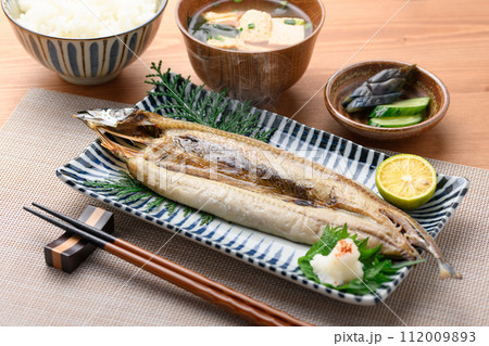 焼きたてのさんま開き（ 一夜干し 干物 ） 112009893